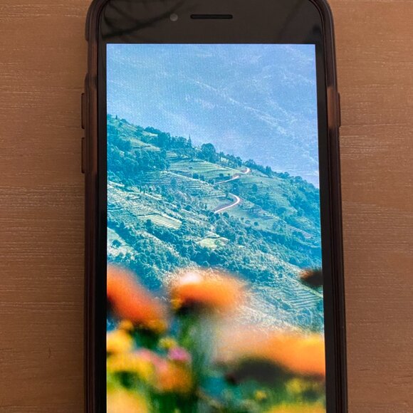 Old Fashioned iPhone 7 (Excellent Condition) - Picture 2 of 5